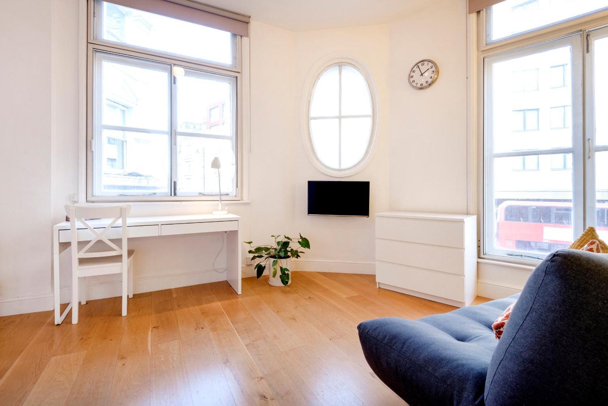 Apartment Are Located In The Heart Of Shoreditch *