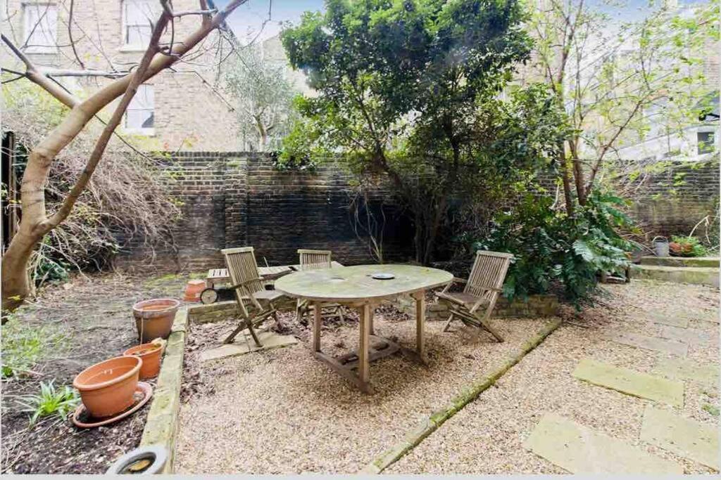 Beautiful 2 Bed/ 2 Bath Notting Hill Garden Flat Londra