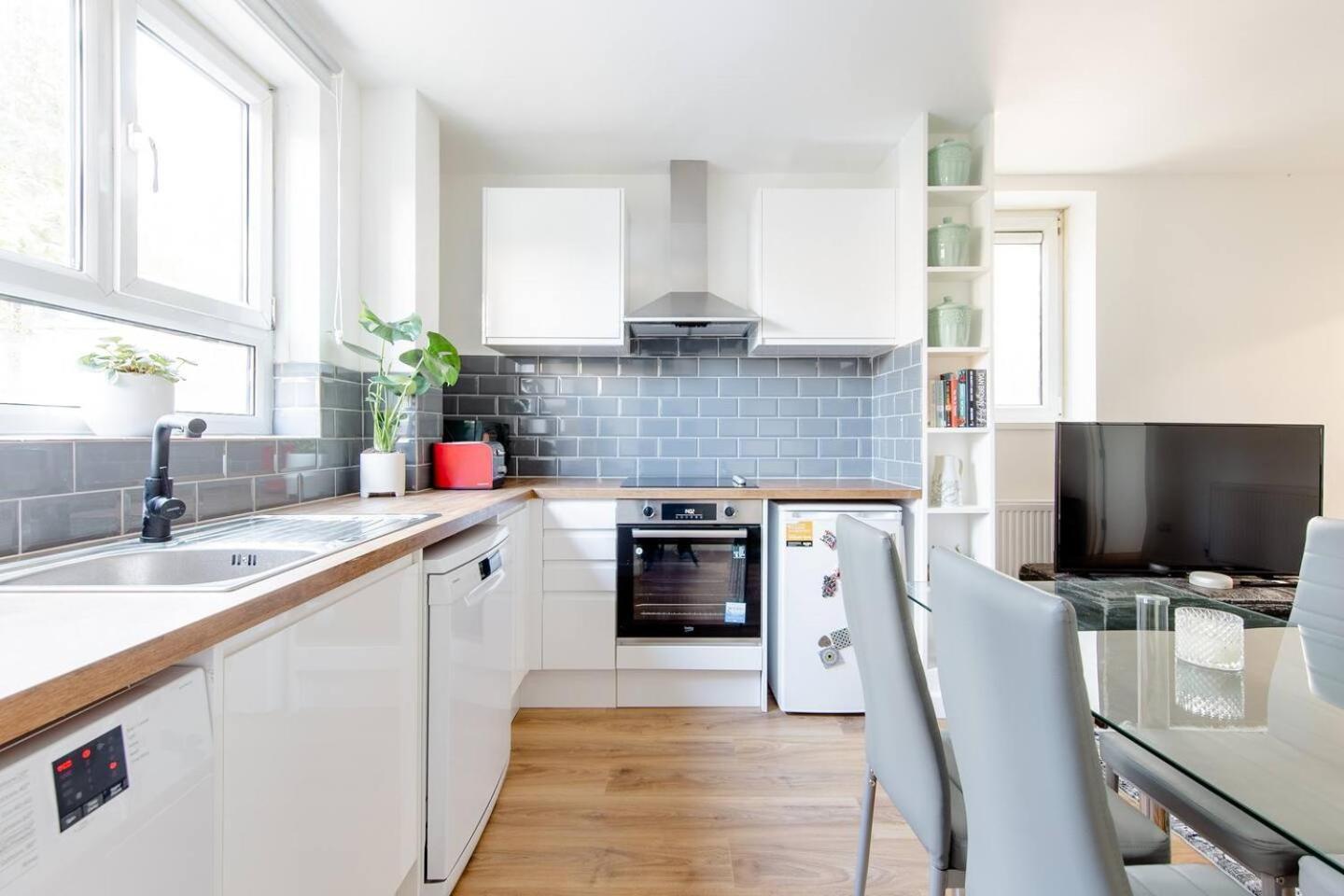 *brand New 1 Bedroom Flat In London* Appartement
