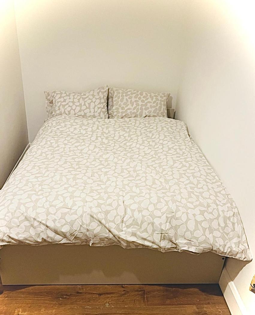 Double Bed Large King Size In Beautiful Flat R 02 Gasthuis Londen