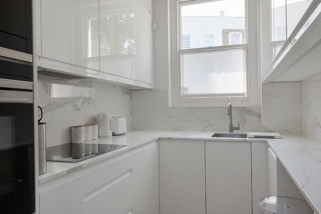 Superb Two Bedroom Flat In Little Venice Apartment London