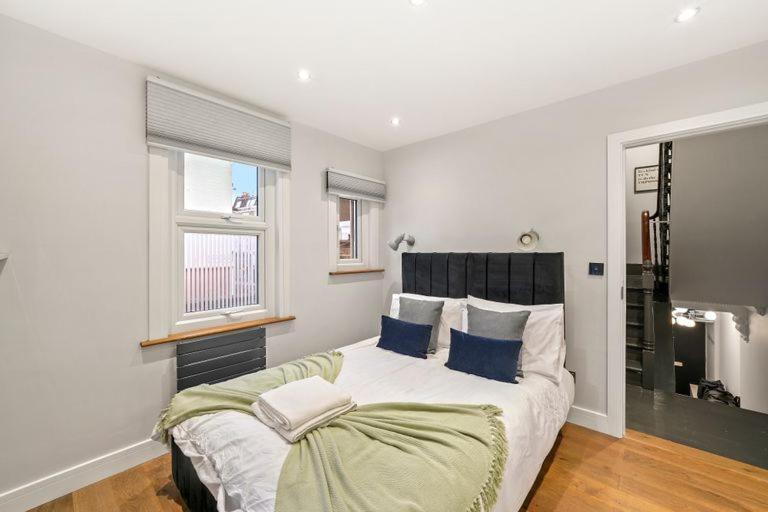 Stylish In Fulham Zone 2 With Private Roof Terrace Lejlighed London