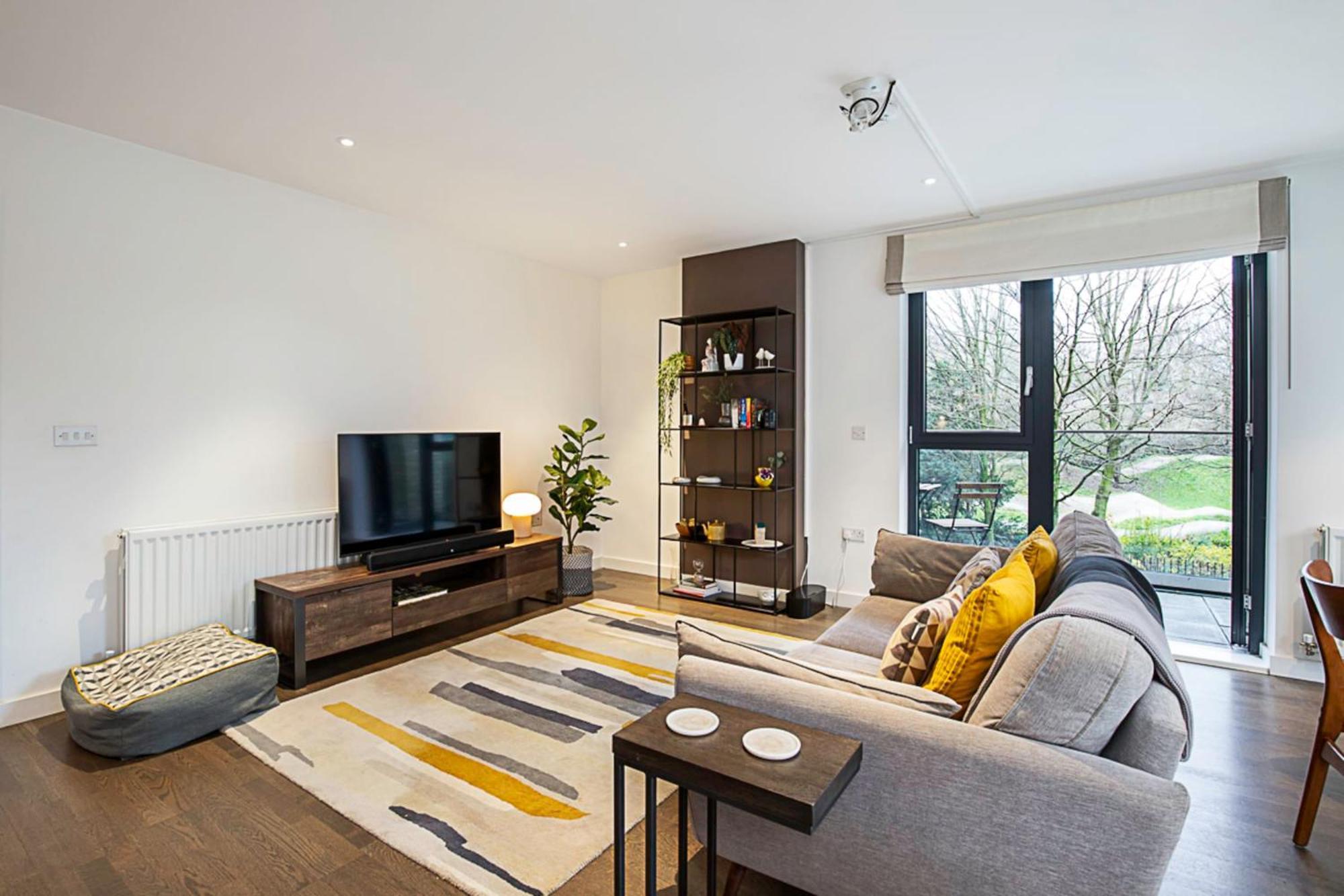 Spacious And Trendy Shoreditch Flat Apartment