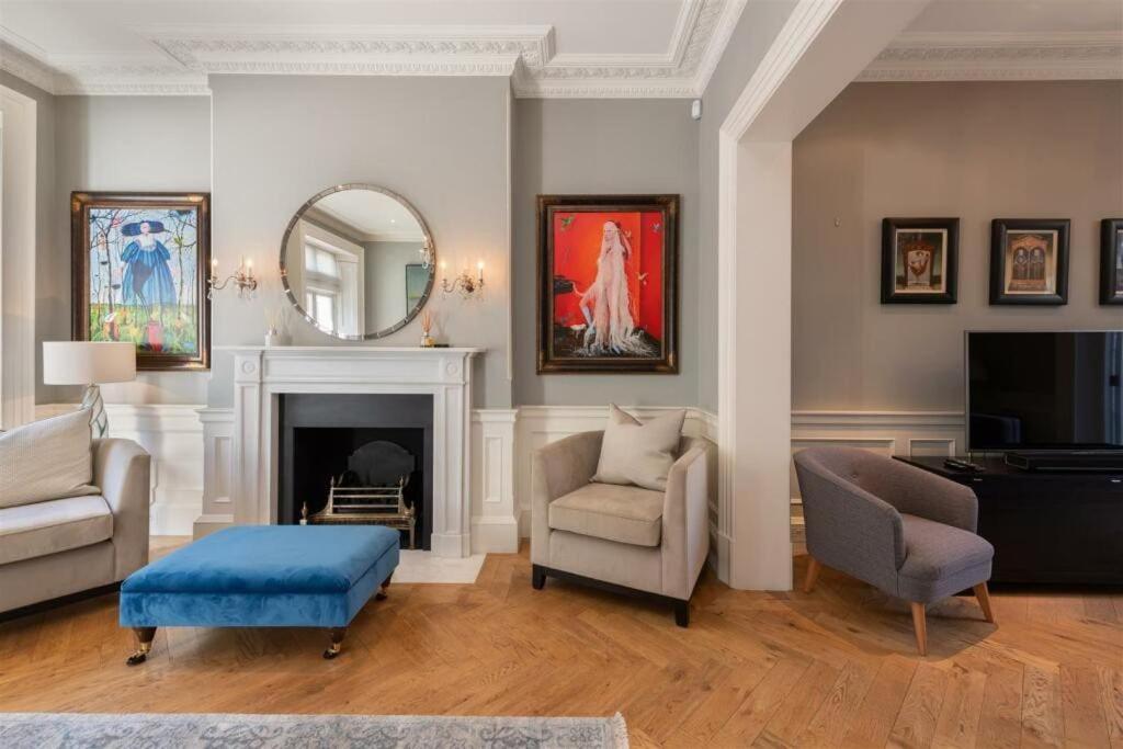 Elegantly Designed Belgravia Townhouse Londen