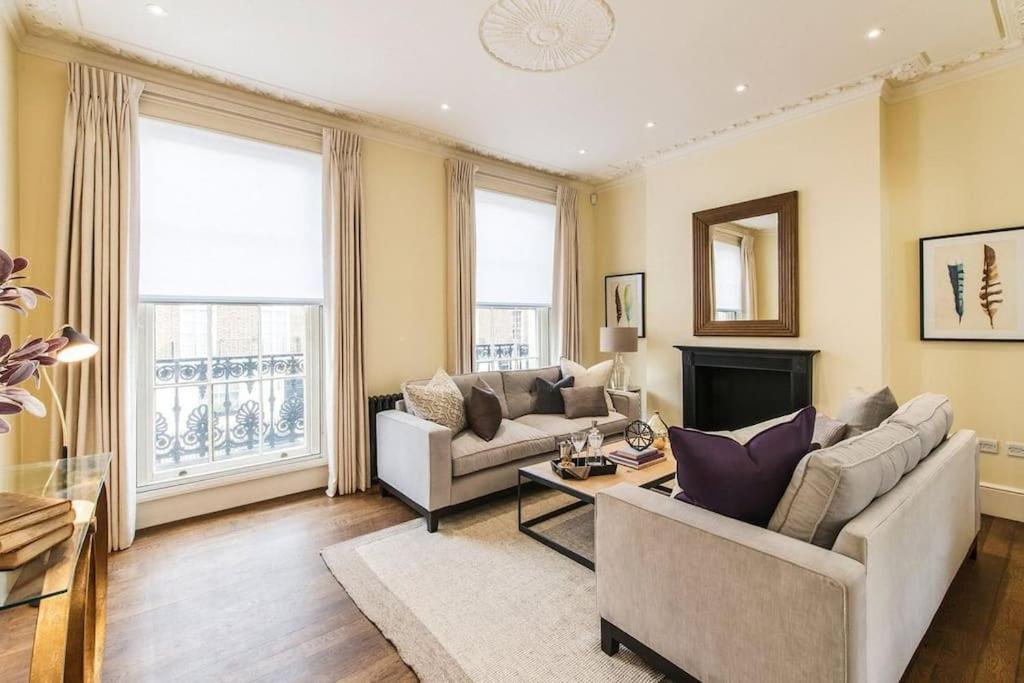 Elegantly Designed Belgravia Townhouse * Londen