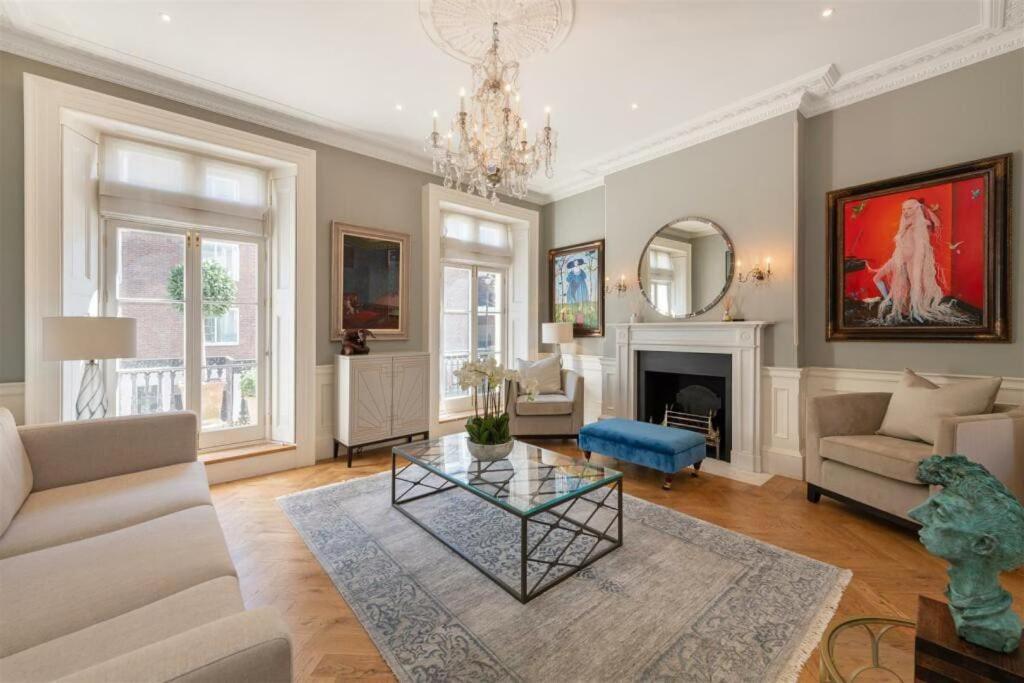 Elegantly Designed Belgravia Townhouse Appartement