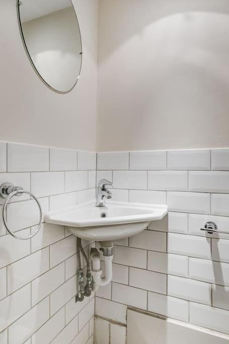 Chic 3 Bedroom Brixtonclapham Near Tube Lägenhet