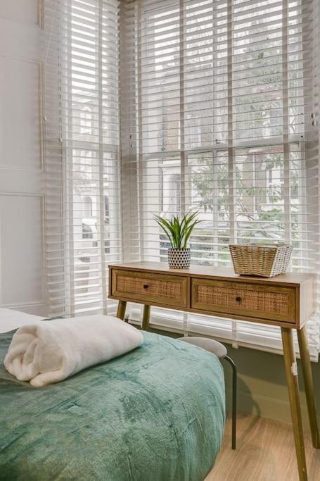 Lägenhet Chic 3 Bedroom Brixtonclapham Near Tube London