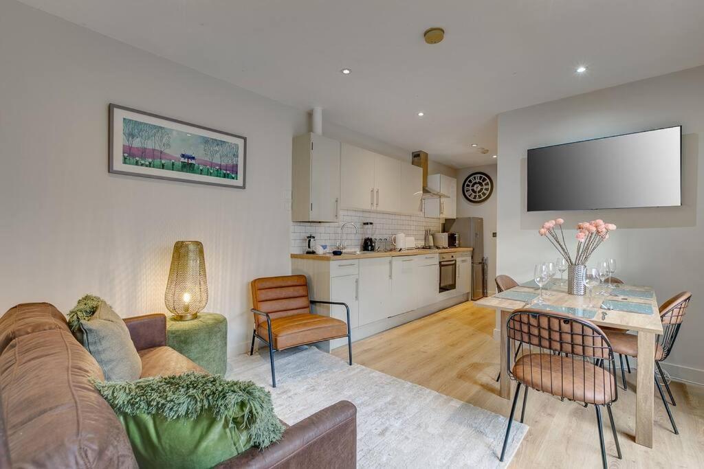 Chic 3 Bedroom Brixtonclapham Near Tube