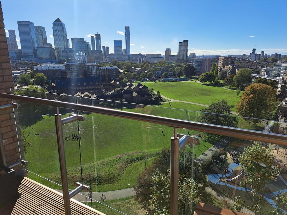 Cozy Double With Large En Near Canary Wharf With Amazing Views In A Shared Alloggio in famiglia *