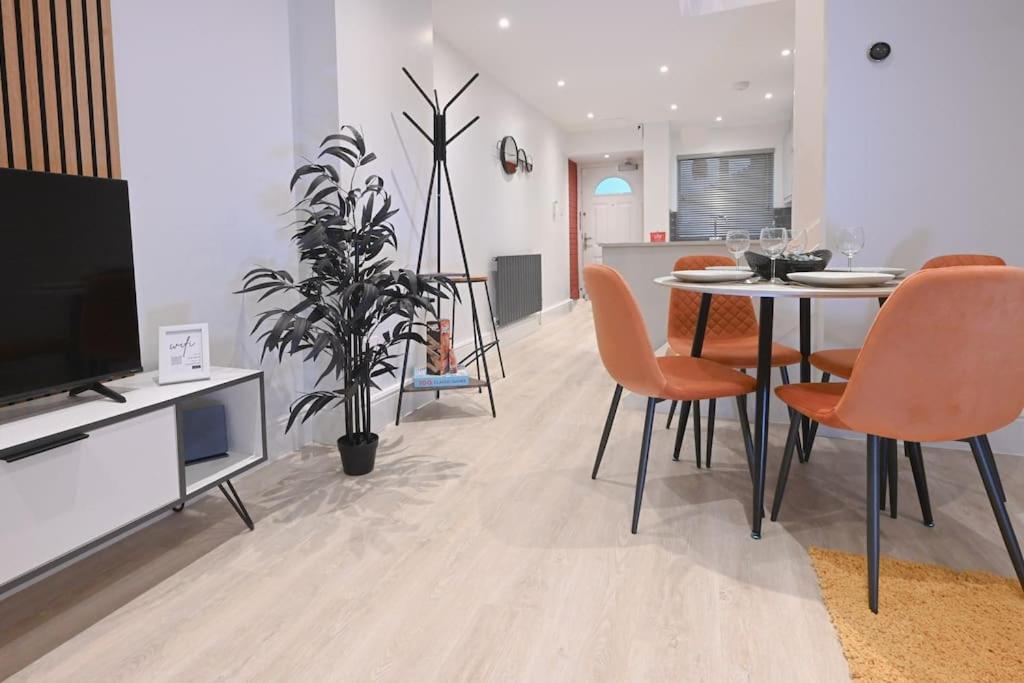 Appartamento Modern 2 Bed Split Level Maisonette With Parking
