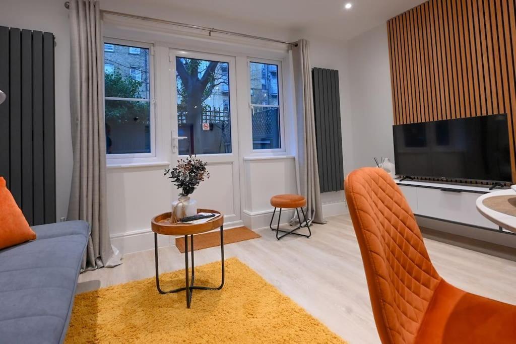 Appartamento Modern 2 Bed Split Level Maisonette With Parking *