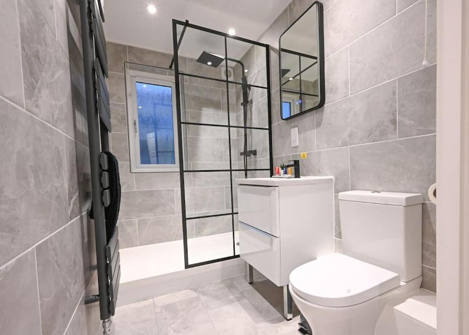 Appartamento Modern 2 Bed Split Level Maisonette With Parking