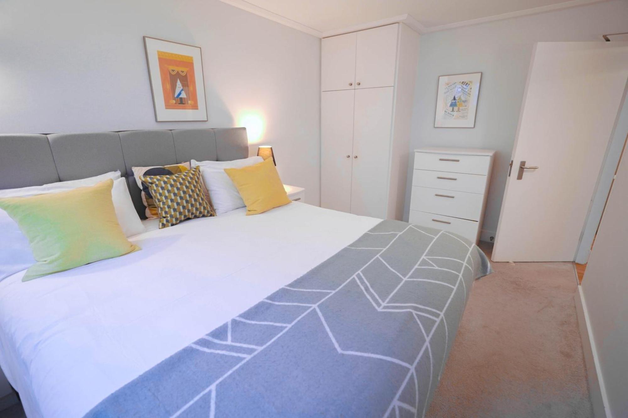 Camden Serviced Apartment *