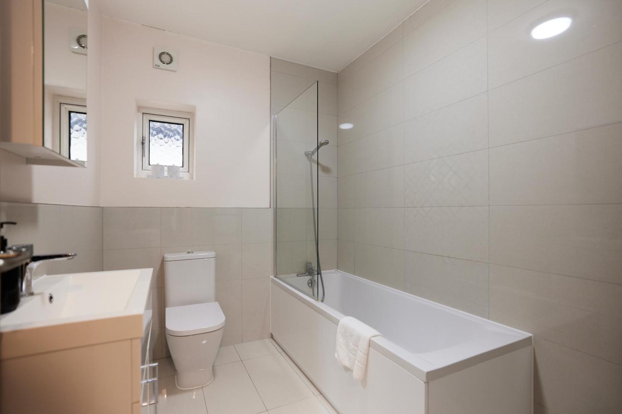 Apartment The Redbridge Sanctuary - Spacious 3bdr House With Garden *