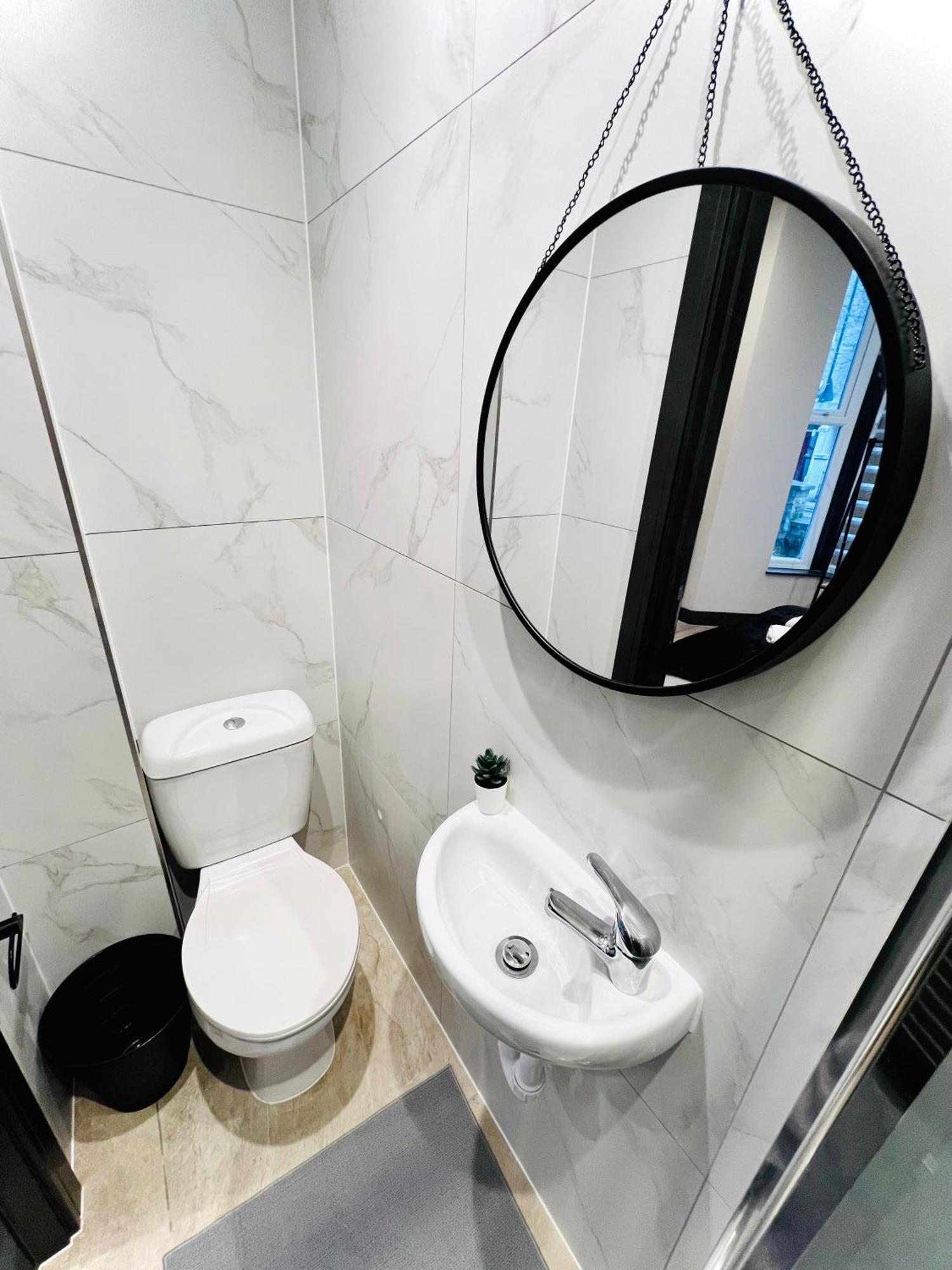 72 Charm Great Location Ii Pensionat London