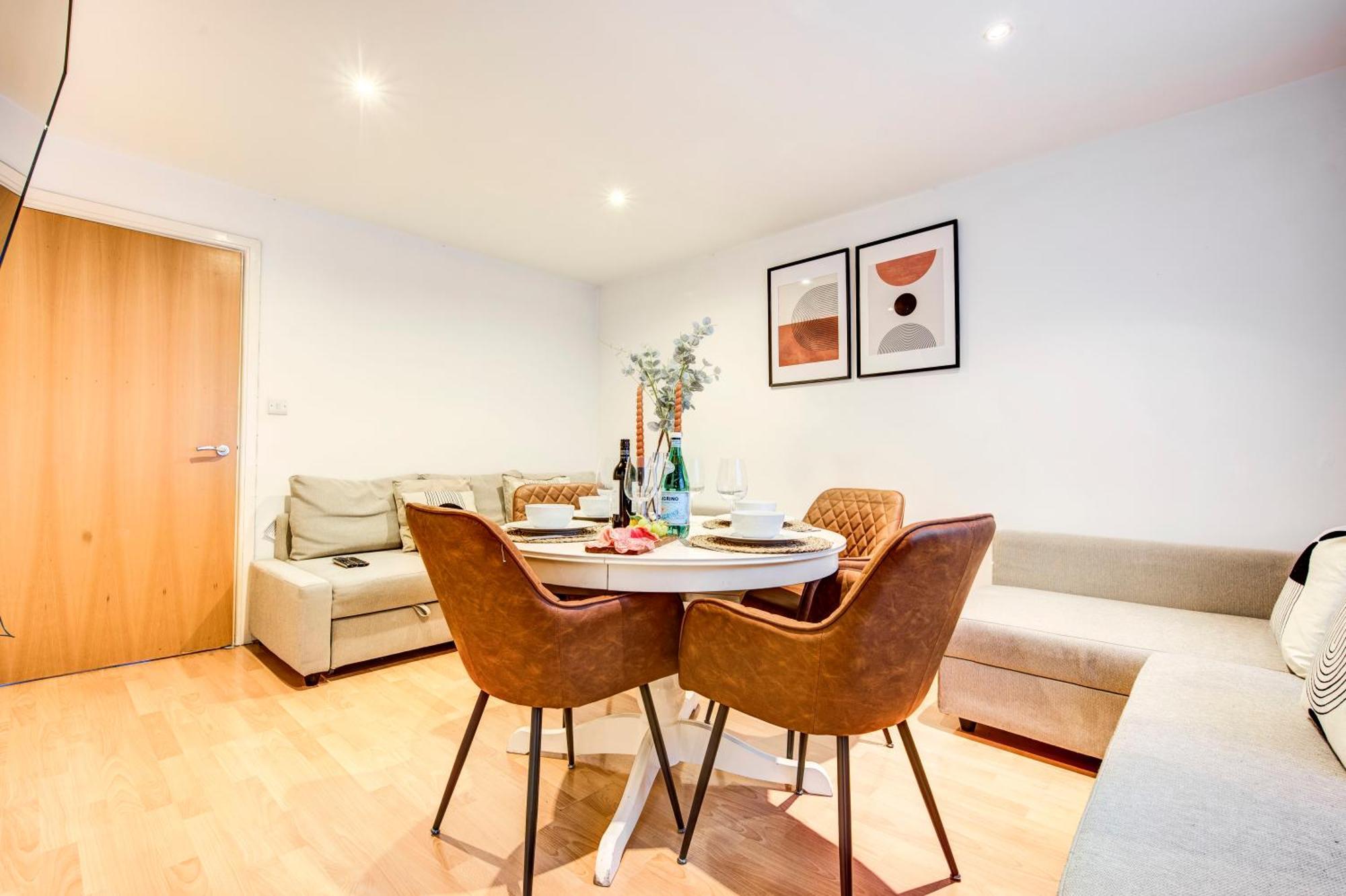 Leilighet 2-bed 2-bath Tower Bridge Gem, Sleeps 8 London