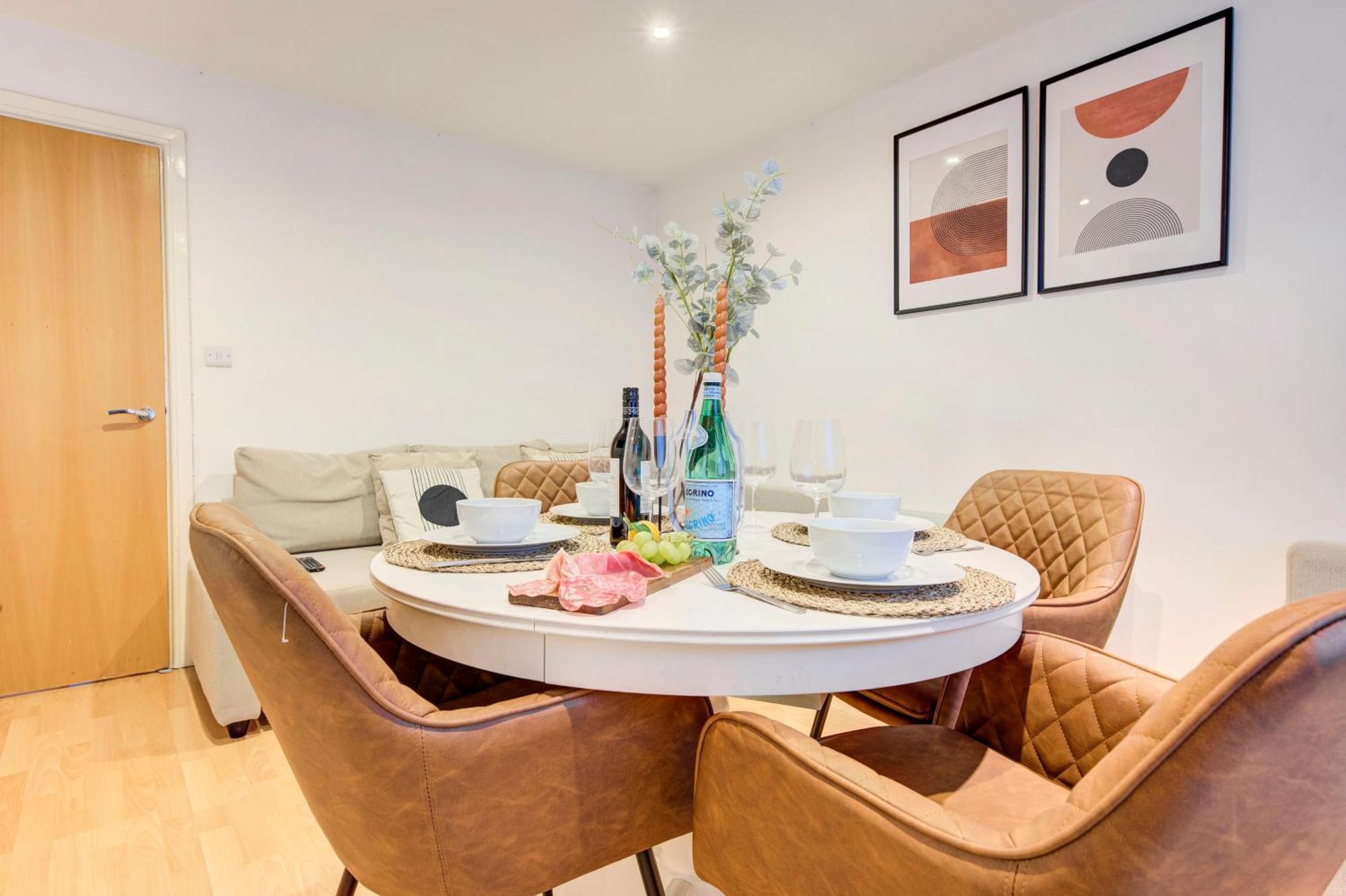 Leilighet 2-bed 2-bath Tower Bridge Gem, Sleeps 8 London