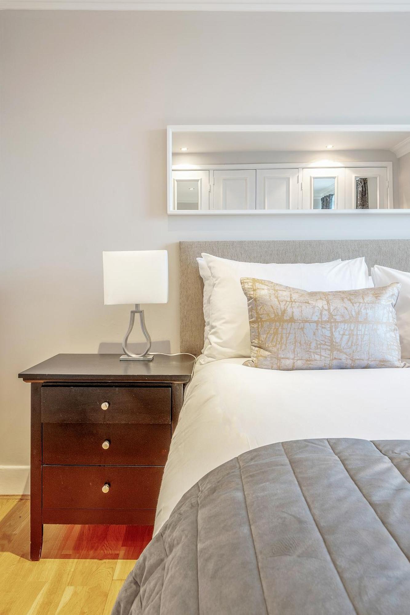 Stunning Flat On King's Road, Chelsea With Balcony Londra