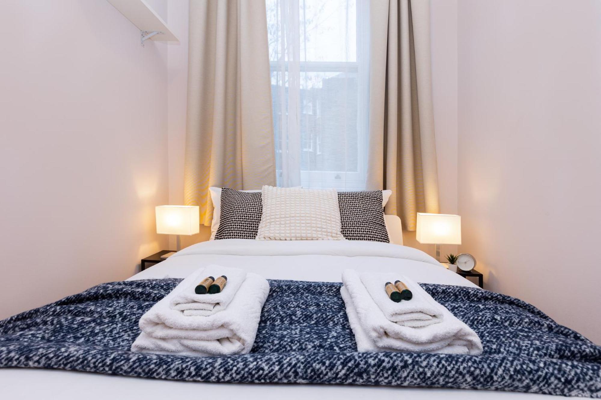 Bright & Charming 2br Flat Wbalcony In Maida Vale * Londen