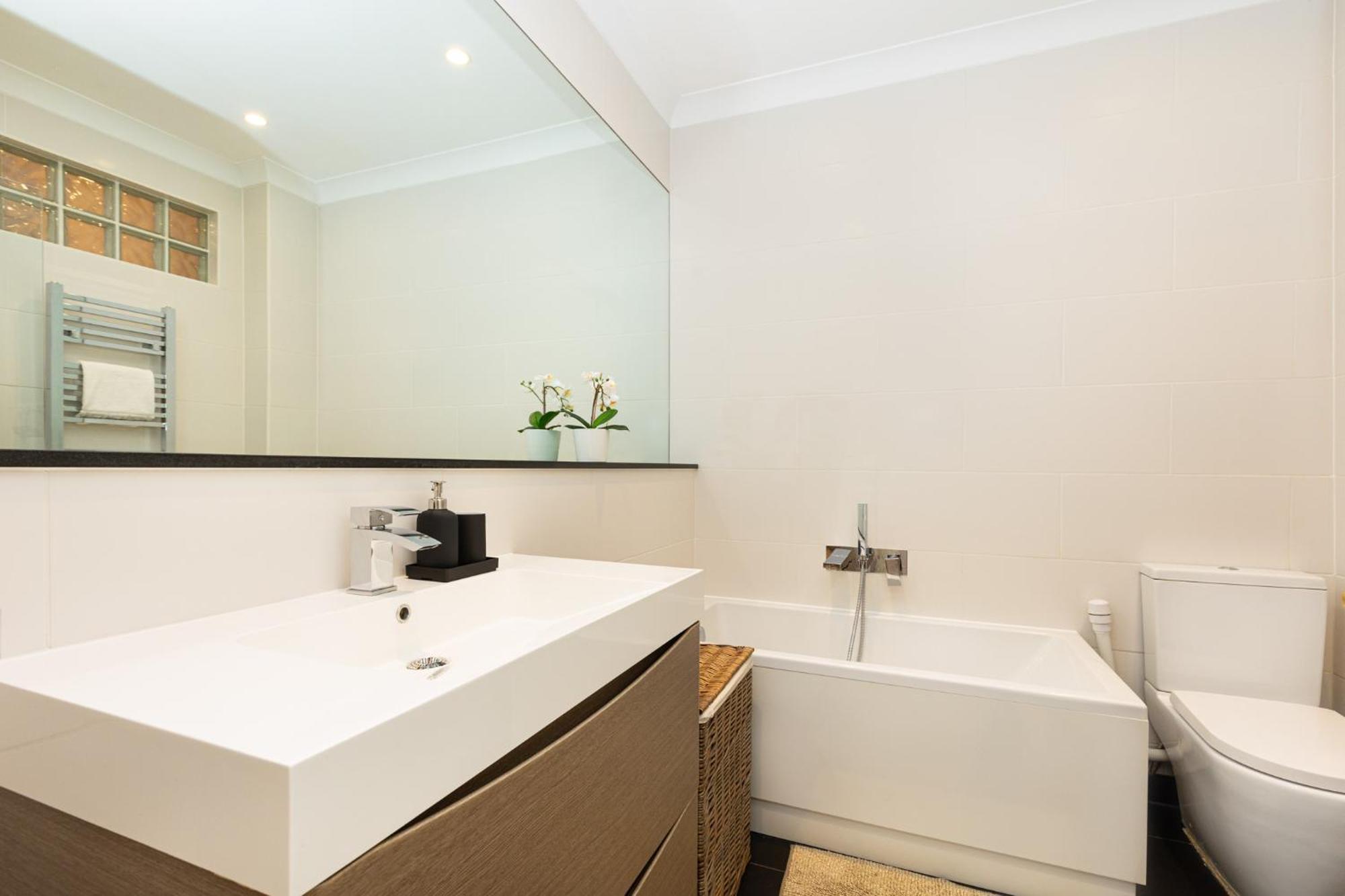 Bright & Charming 2br Flat Wbalcony In Maida Vale Appartement *