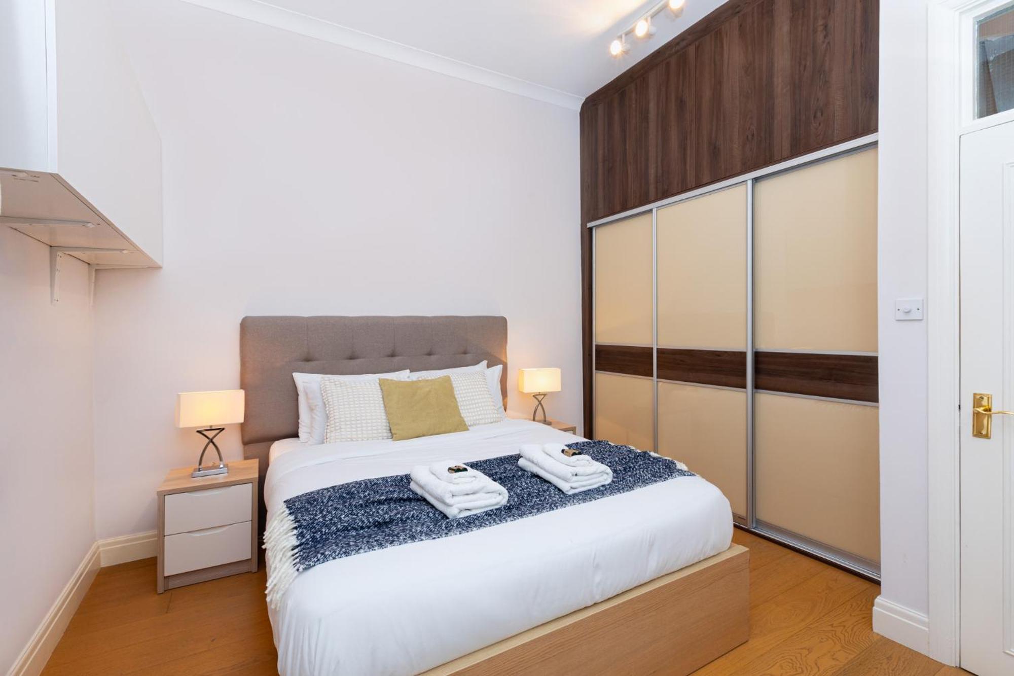 Bright & Charming 2br Flat Wbalcony In Maida Vale Appartement Londen