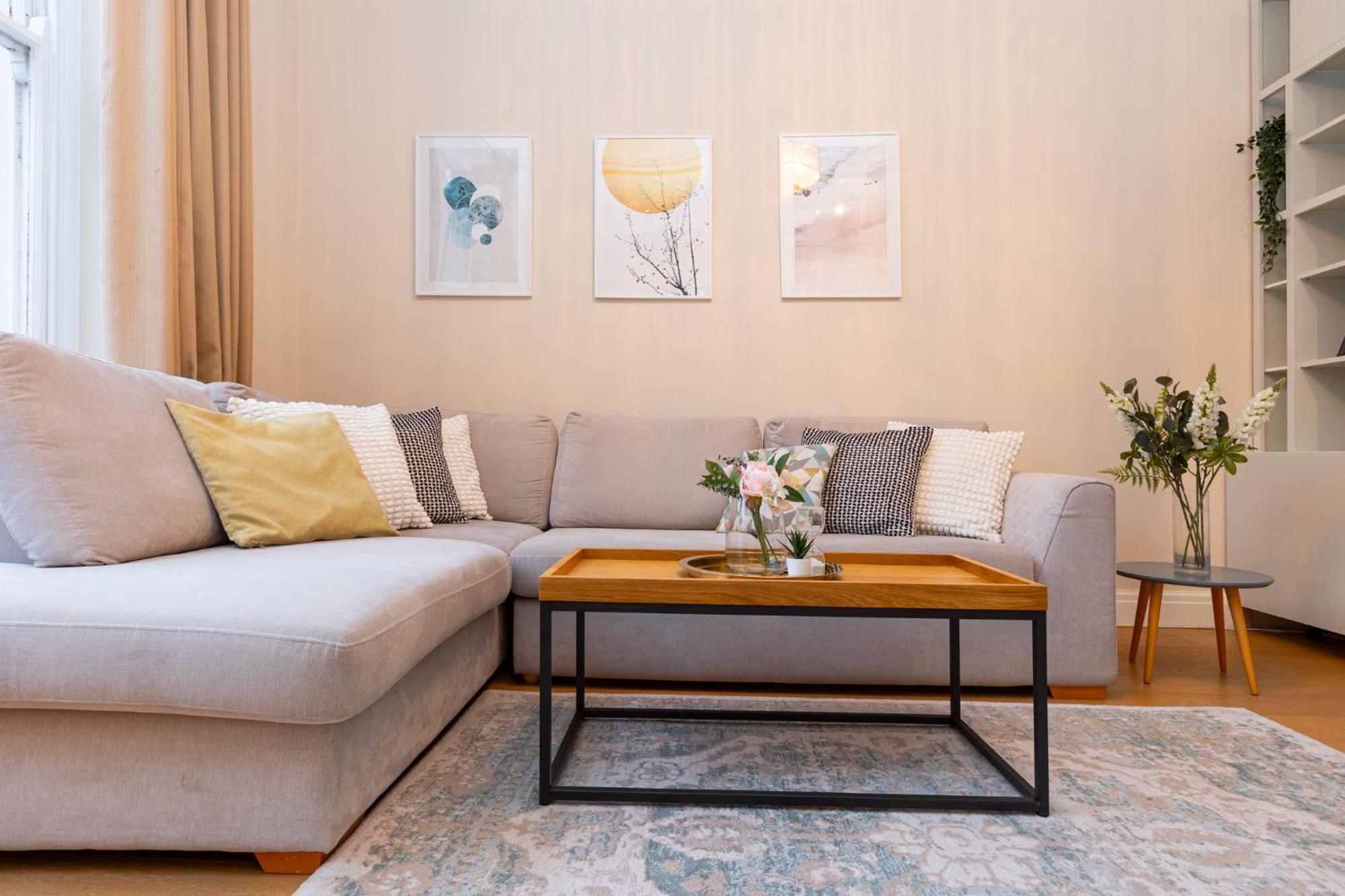 Bright & Charming 2br Flat Wbalcony In Maida Vale Londen
