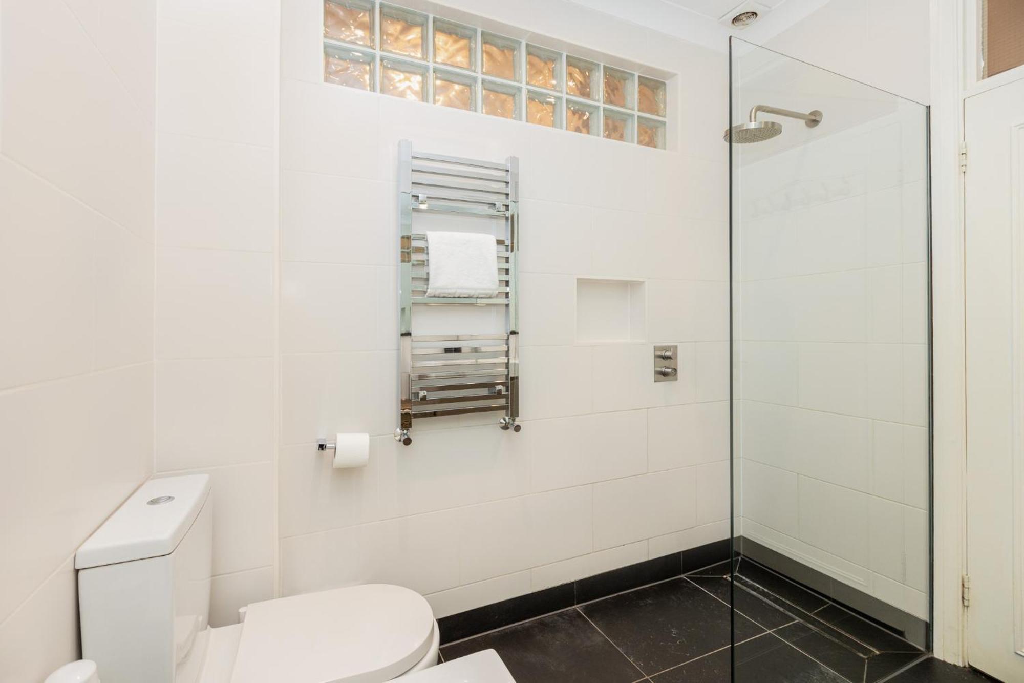 Bright & Charming 2br Flat Wbalcony In Maida Vale Appartement