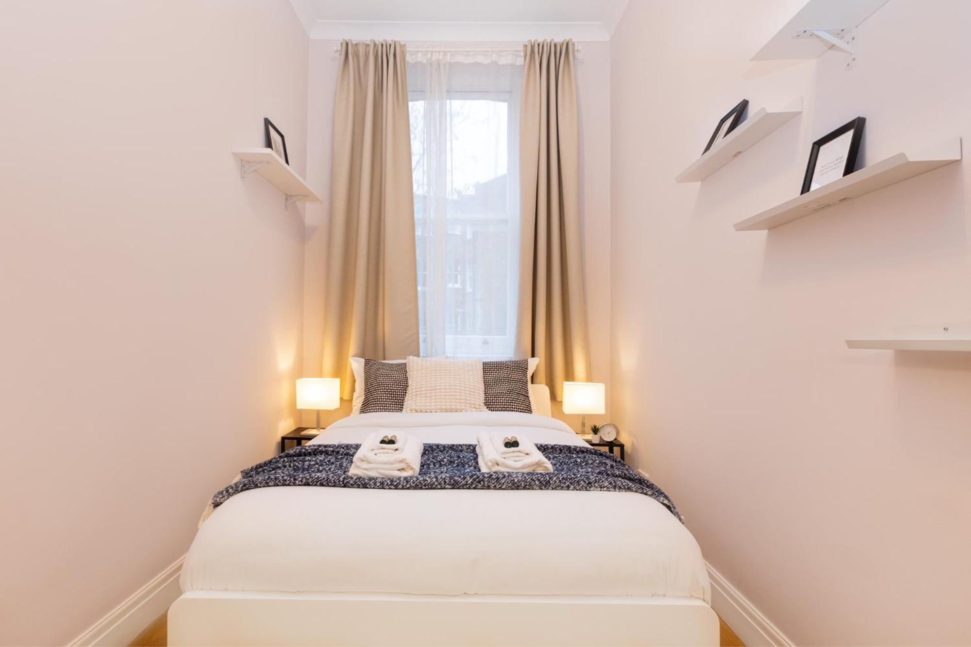Bright & Charming 2br Flat Wbalcony In Maida Vale * Londen