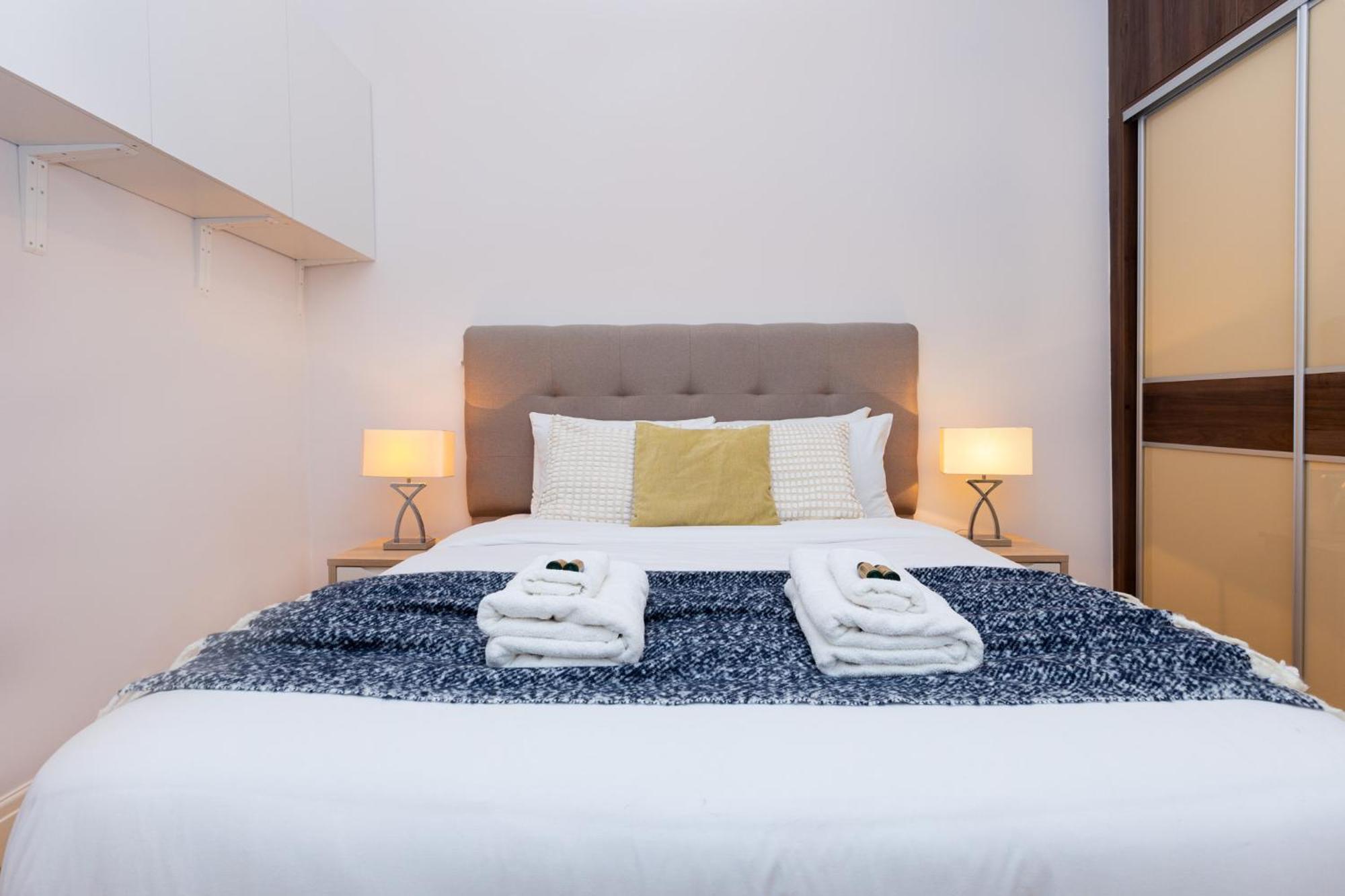 Bright & Charming 2br Flat Wbalcony In Maida Vale Londen