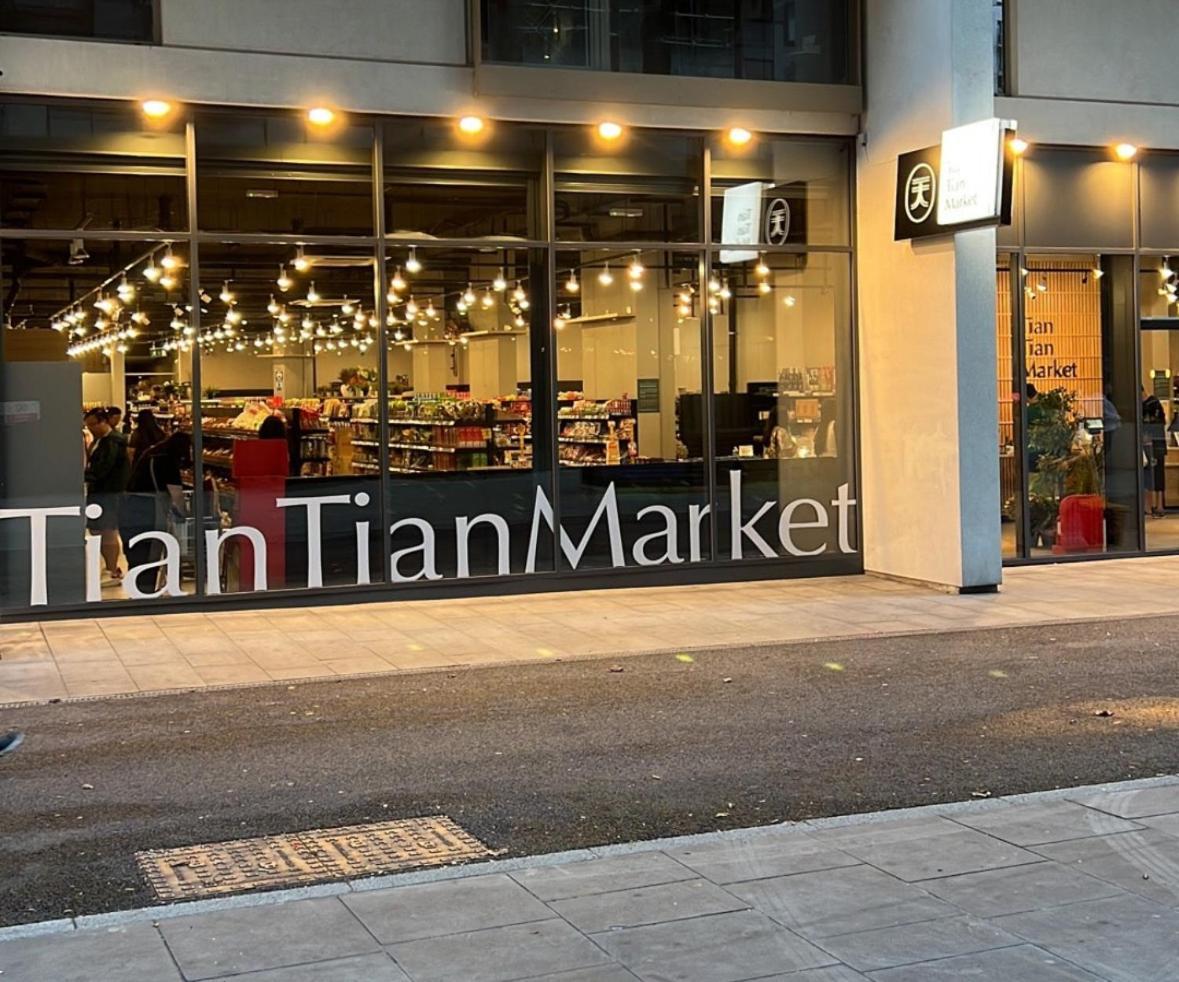 Captivating 2-bed In Canary Wharf Lejlighed *