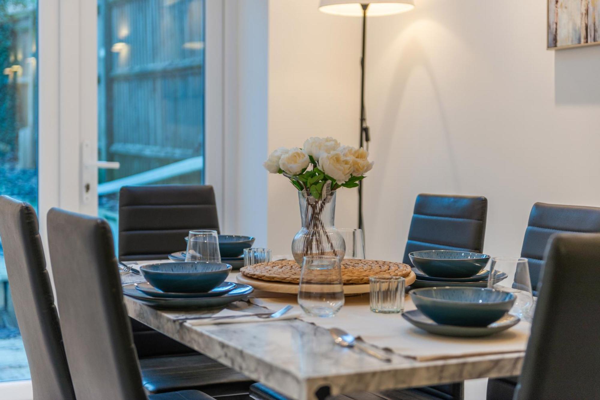 A Golden Haven Retreat In Lägenhet London