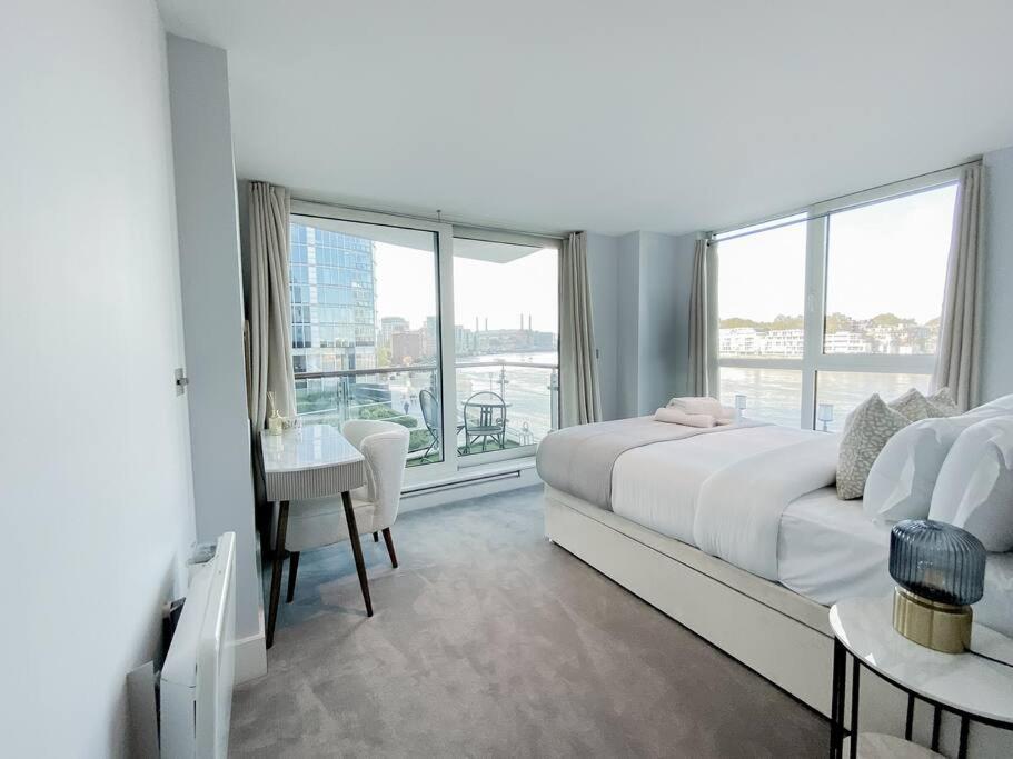 Appartement Luxury Riverside Retreat With Stunning Views