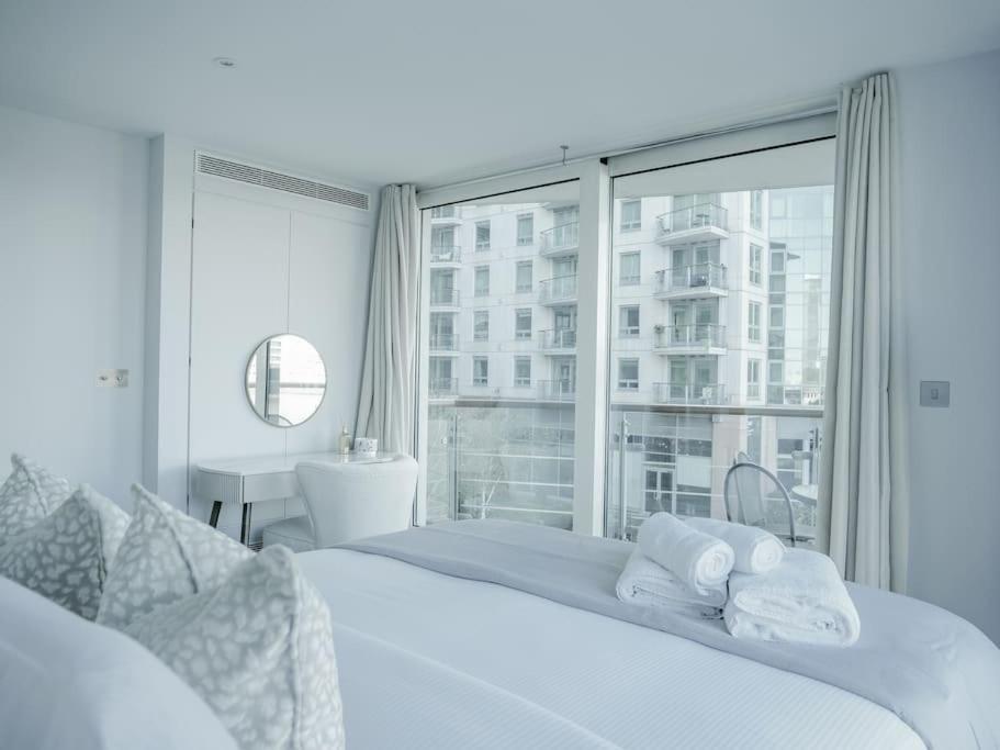 Luxury Riverside Retreat With Stunning Views * Londen