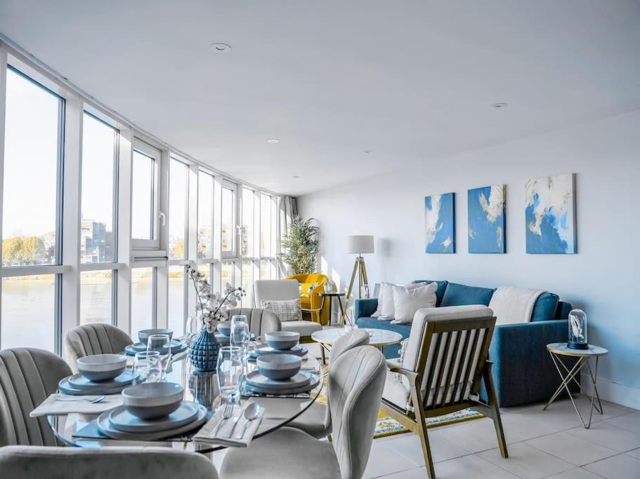 Appartement Luxury Riverside Retreat With Stunning Views Londen