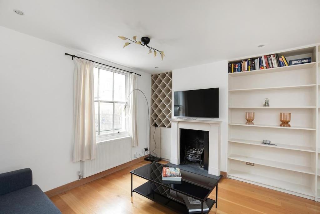 Exceptional Mews House In Chelsea London