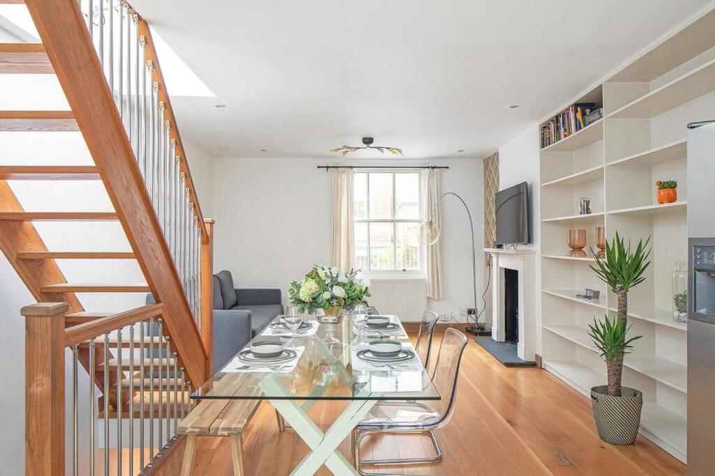Exceptional Mews House In Chelsea London