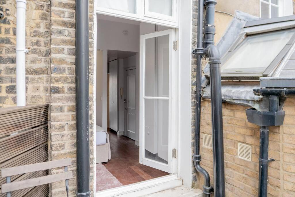 Stylish Flat In The Heart Of South Kensington London