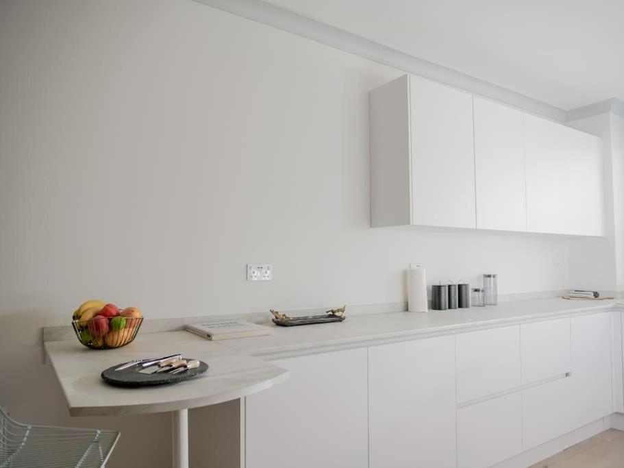 Super Spacious 3 Bedroom And 3 Bathroom * Londen