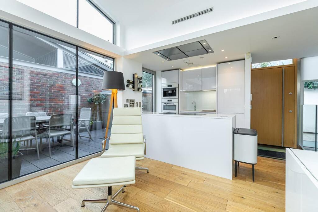 Stylish House With Superb Space Appartement *