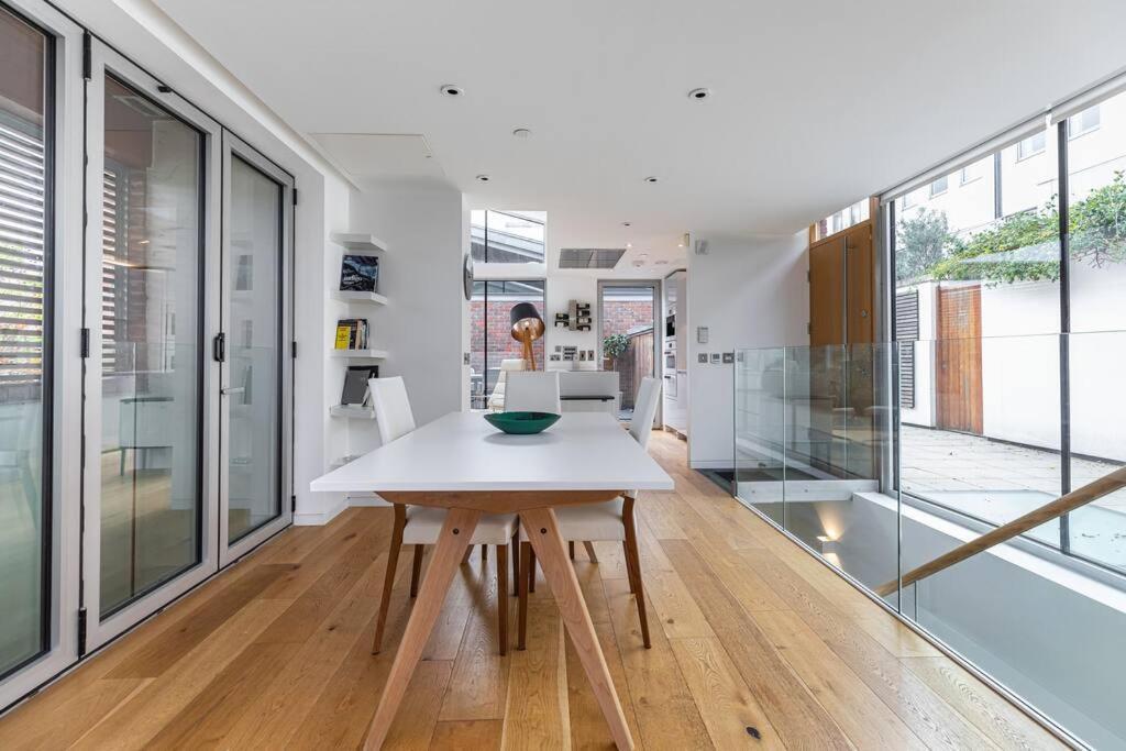 Stylish House With Superb Space * Londres