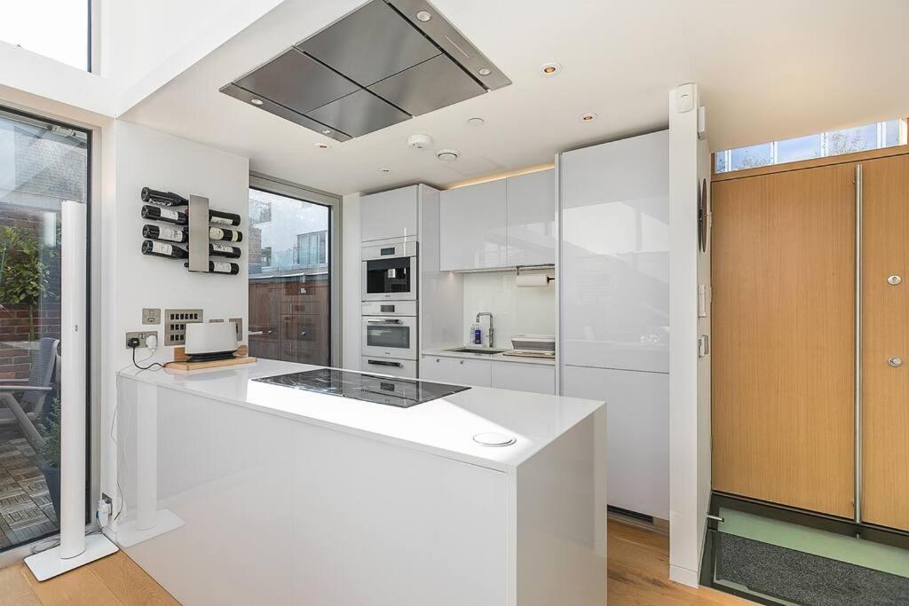 Stylish House With Superb Space * Londres