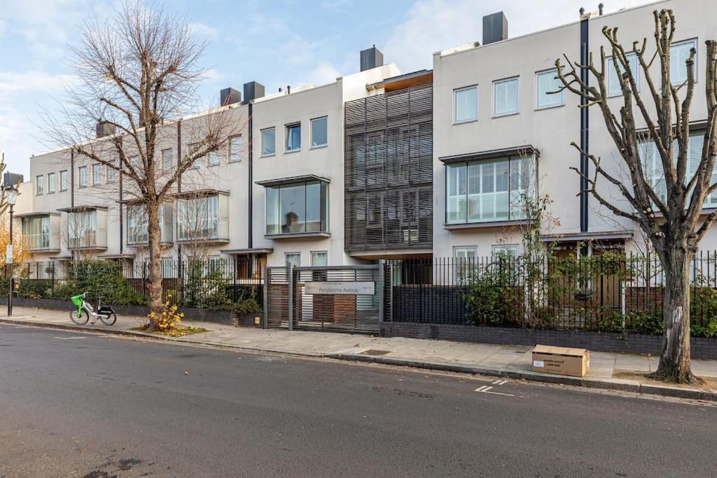 Appartement Stylish House With Superb Space