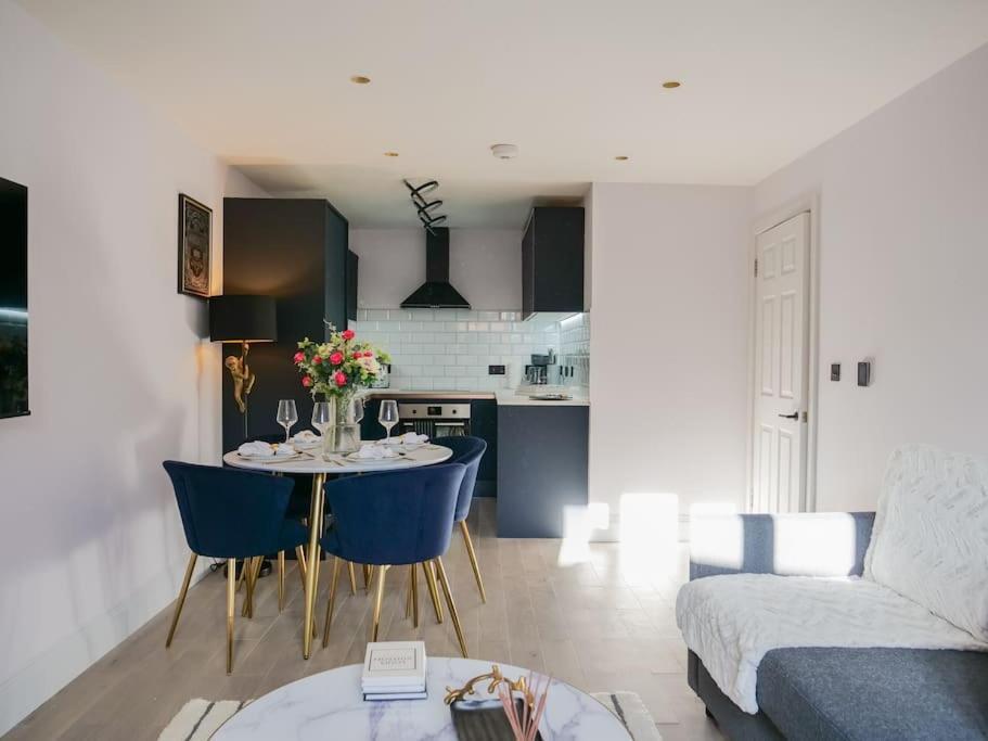 Stylish Retreat For Your Short Getaway Leilighet London