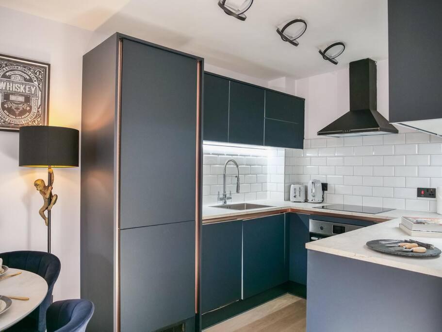 Stylish Retreat For Your Short Getaway Leilighet London