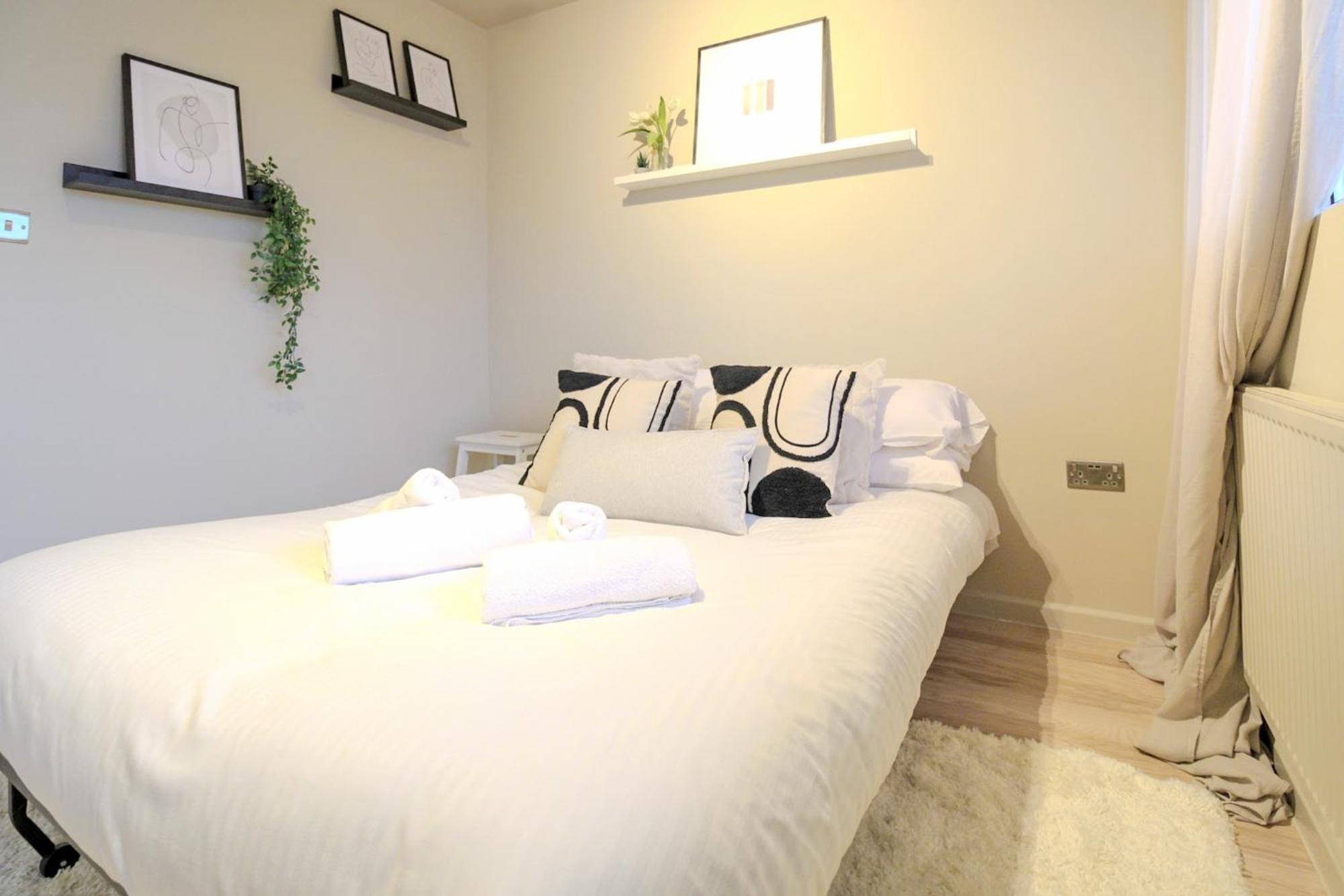 2br Flat King Bed 4 Min To Dlr Easy Access Appartamento *