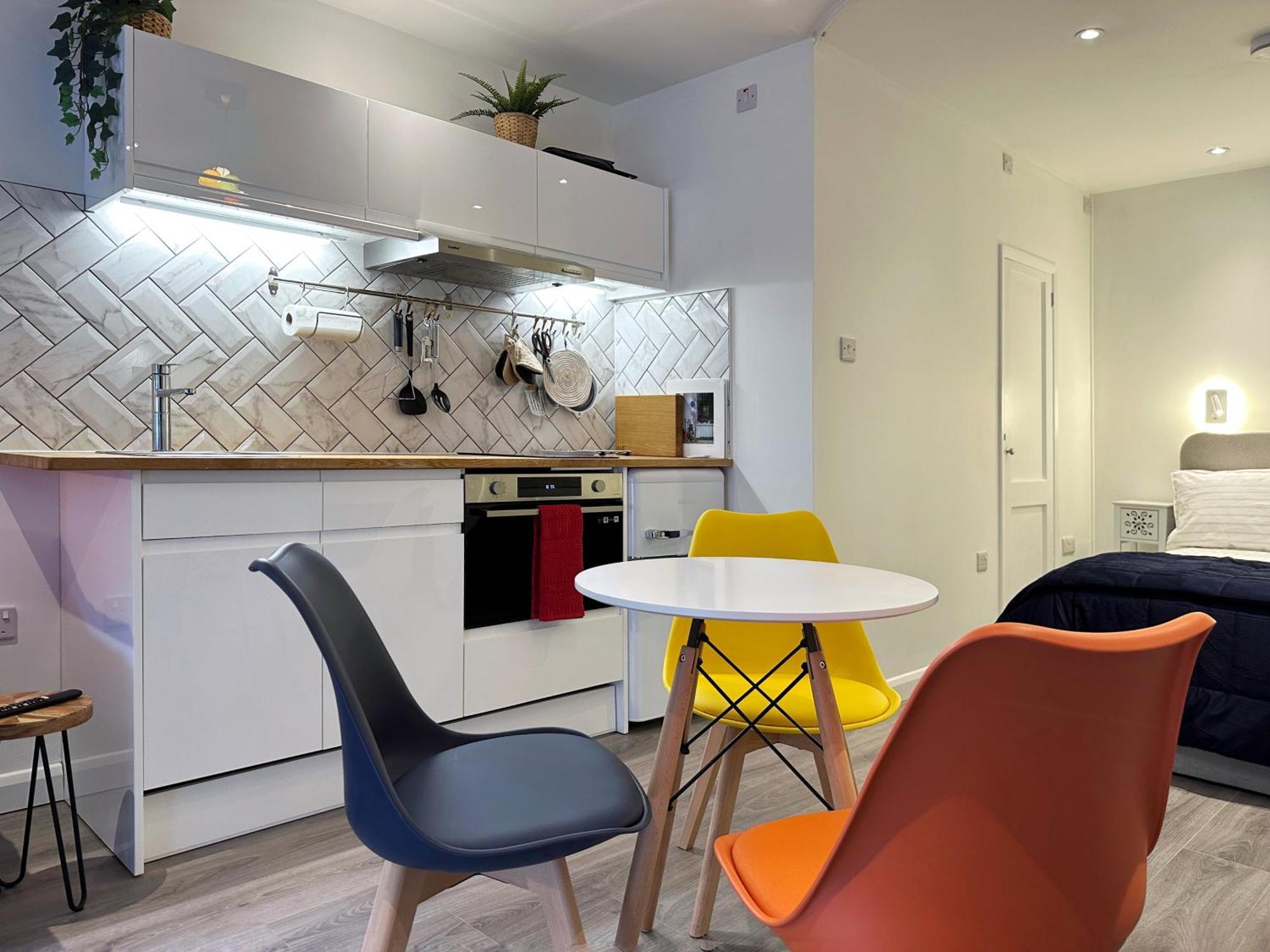 Kensington Studio Hosted By Airoperate Near Notting Hill - 1 Double Bed , 1 Sofa Bed, Ground Floor Via Private Entrance Lägenhet
