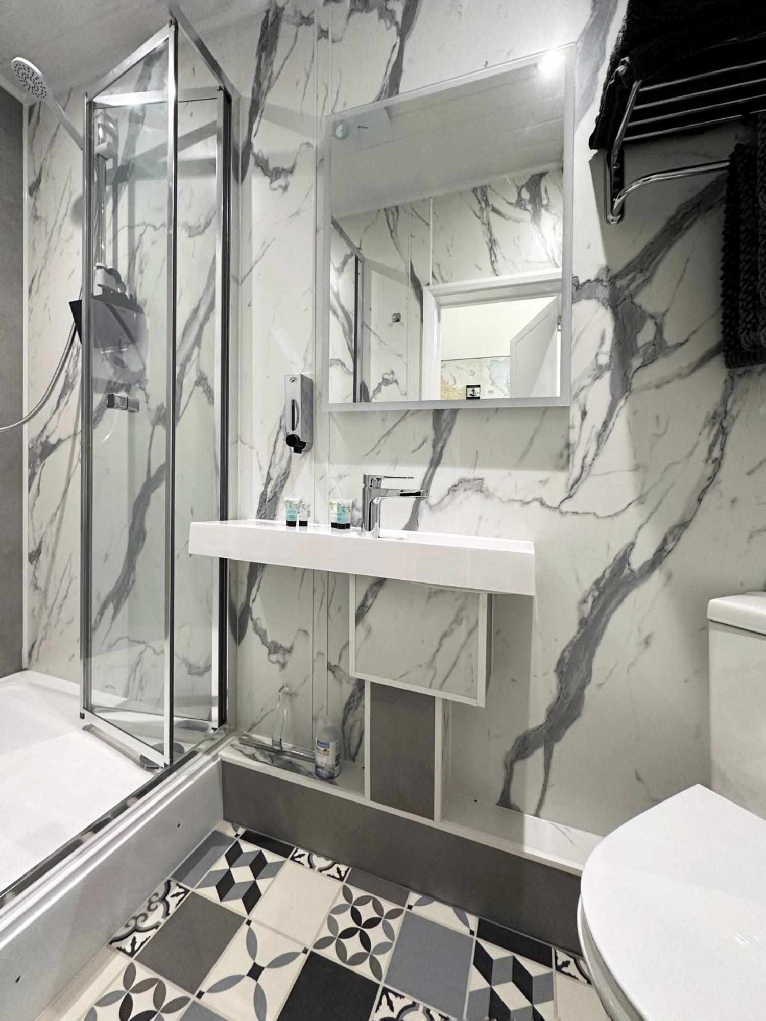 Appartamento Kensington Hosted By Airoperate Near Notting Hill - 1 Double Bed , 1 Sofa Bed, Ground Floor Via Private Entrance *