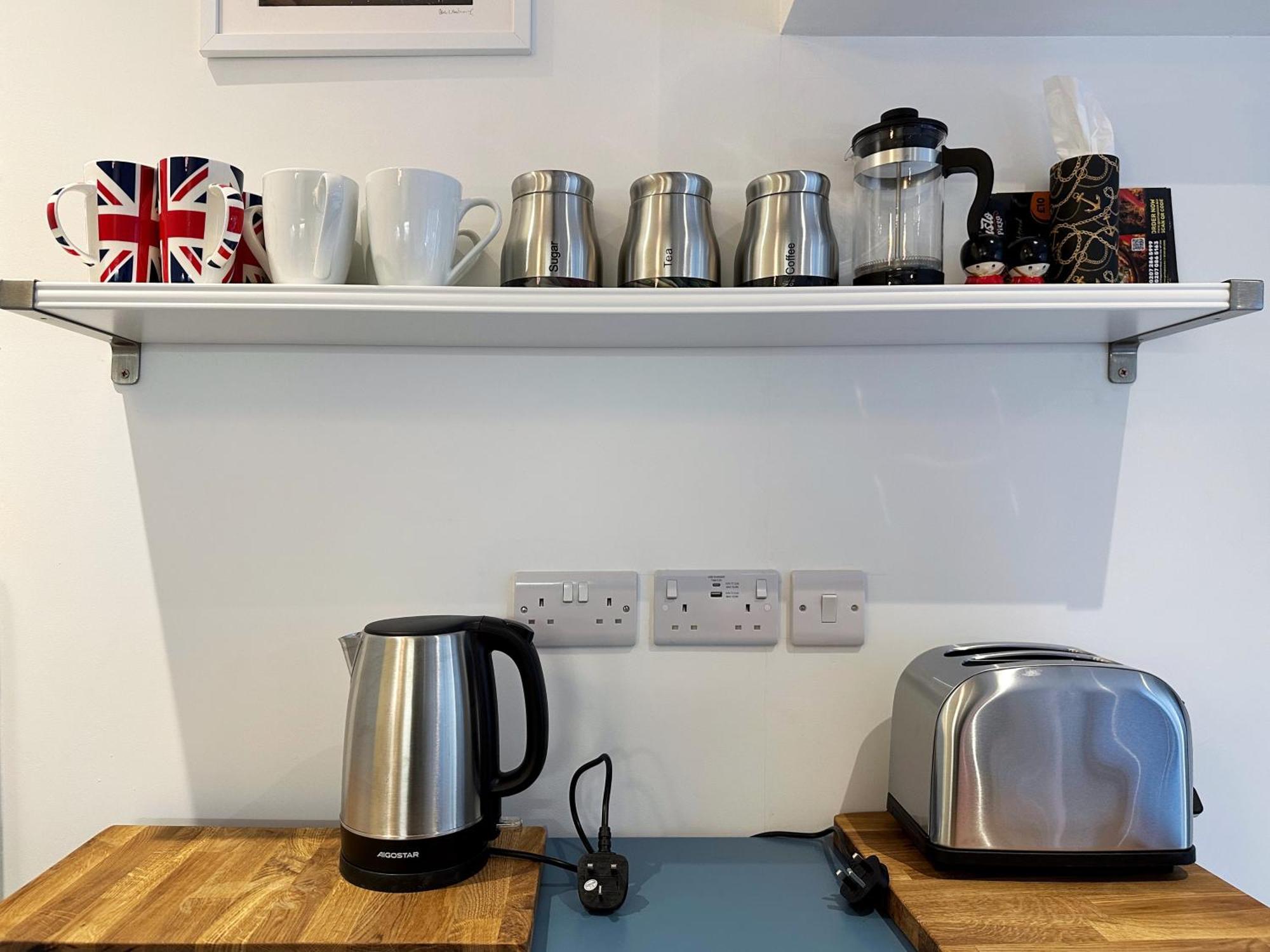 Kensington Studio Hosted By Airoperate Near Notting Hill - 1 Double Bed , 1 Sofa Bed, Ground Floor Via Private Entrance Lägenhet *