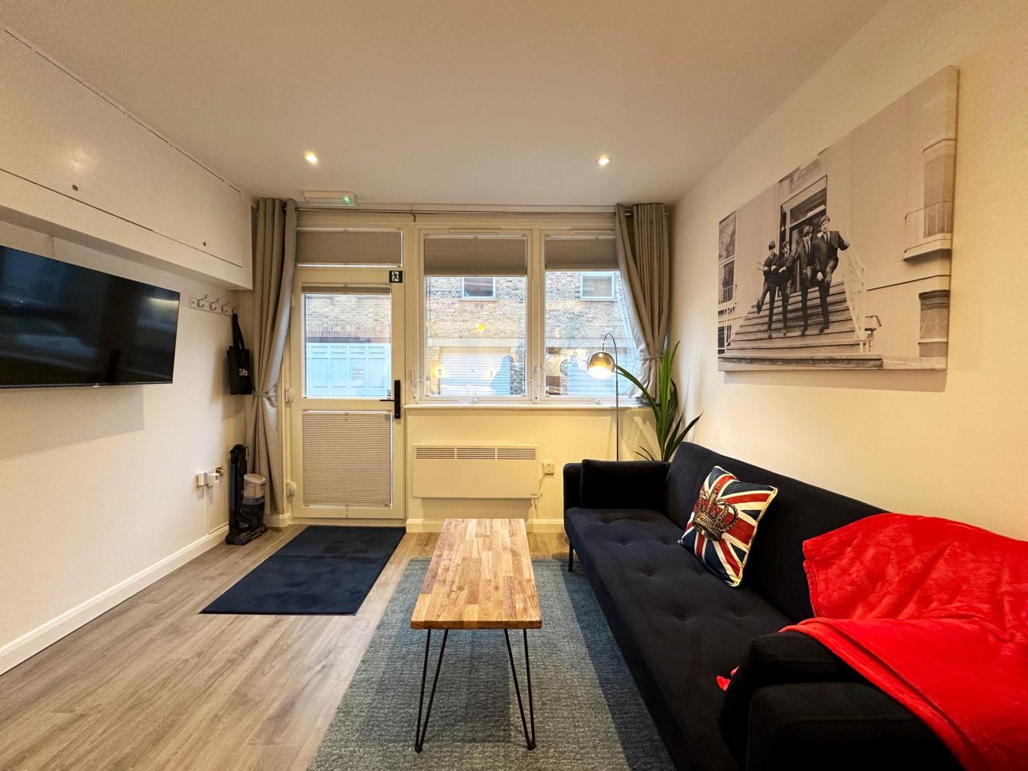 Kensington Studio Hosted By Airoperate Near Notting Hill - 1 Double Bed , 1 Sofa Bed, Ground Floor Via Private Entrance Lägenhet London